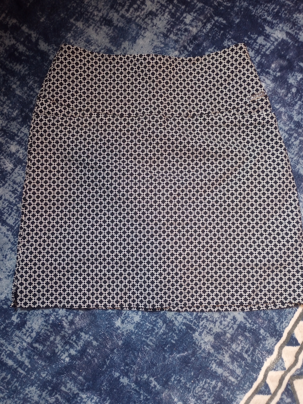 S.C. & CO. Black and White Geometric Pencil Performance Skort